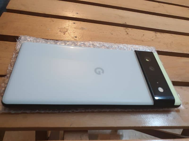 google pixel 6 8/128gb 10/10 4 months sim working non active unlock 8