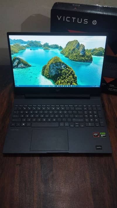 HP Victus 15 - Ryzen 5, RTX 4050, 32 GB Ram- slight key issue