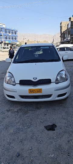 Toyota Vitz 2004 White