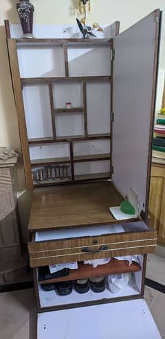 Dressing table with mirror