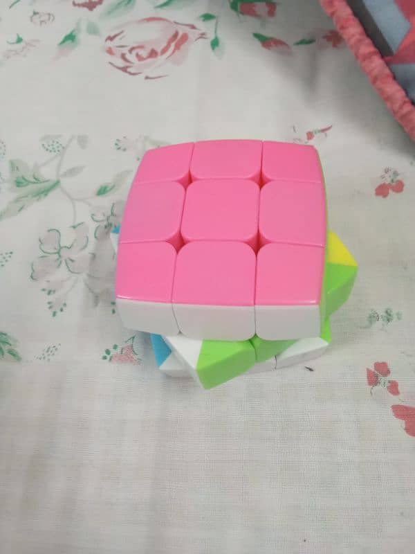 Best Non-magnetic Moyu Rubix's Cube 2