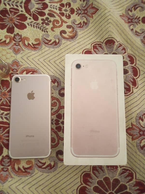 Iphone 7    32gb    non pta     with box 1