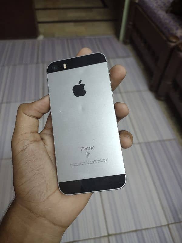 I Phone SE 32GB Non Pta Good Condition 1