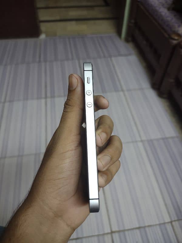 I Phone SE 32GB Non Pta Good Condition 7