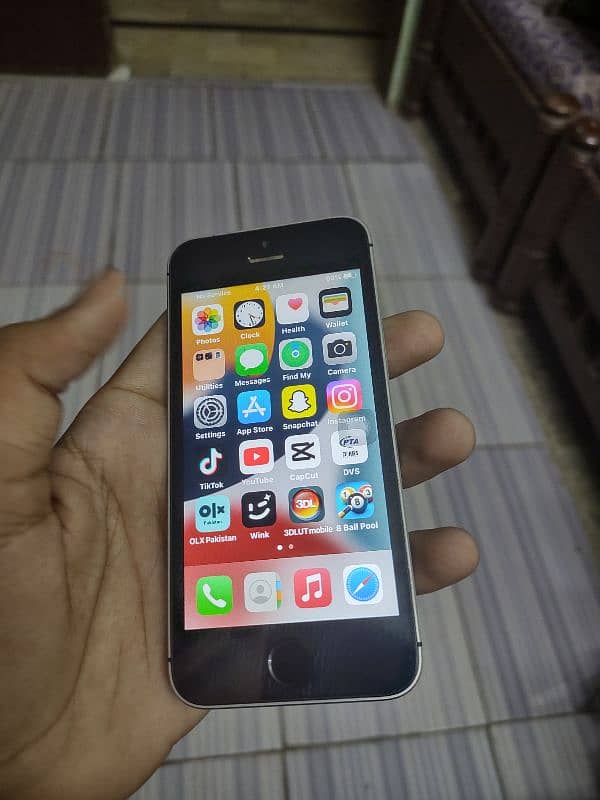 I Phone SE 32GB Non Pta Good Condition 8