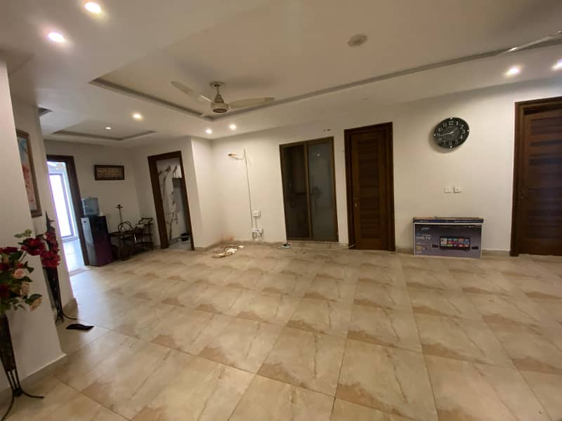 3 Bed Fully Luxury Facing Park Apartment Is For Sale In Phase 8 Ex Air Avenue DHA Lahore 14