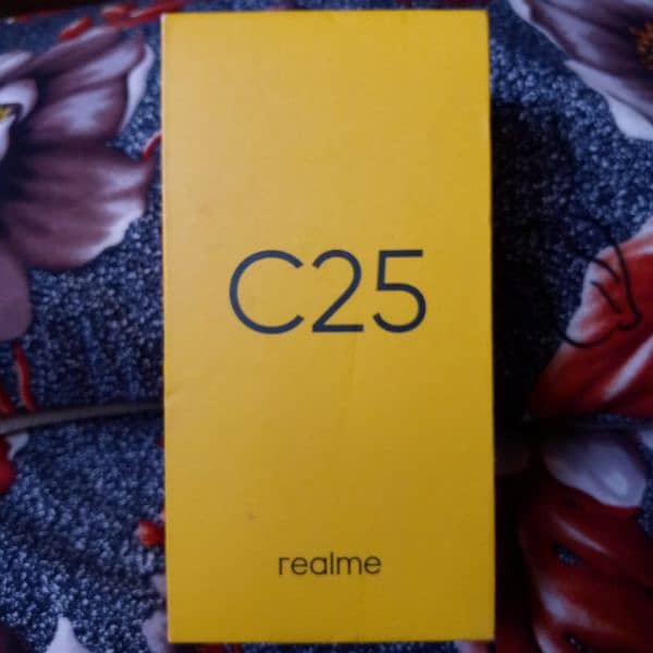 Realme C25 4