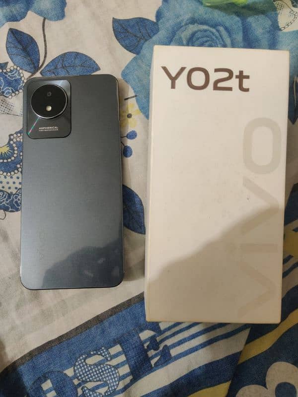 Vivo y02T 4+4/64 3 months official warrenty 10/10 exchange to iphone 1