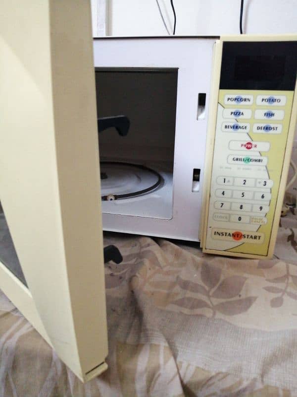 Microwave Oven 1