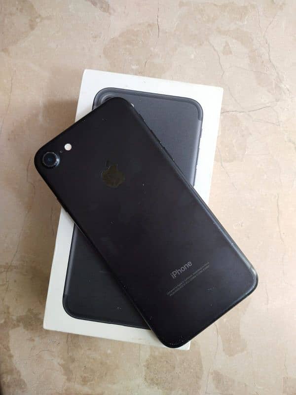 iPhone 7 32gb pta approved 1