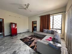 16 Marla House For rent In Gulberg Colony