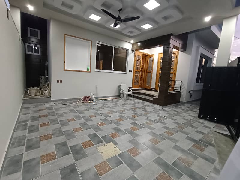 Double story house sale location Habibullah Colony 20