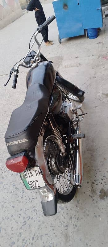 Ravi bike ha urgent sale Karna ha only call 0334 8977842 3