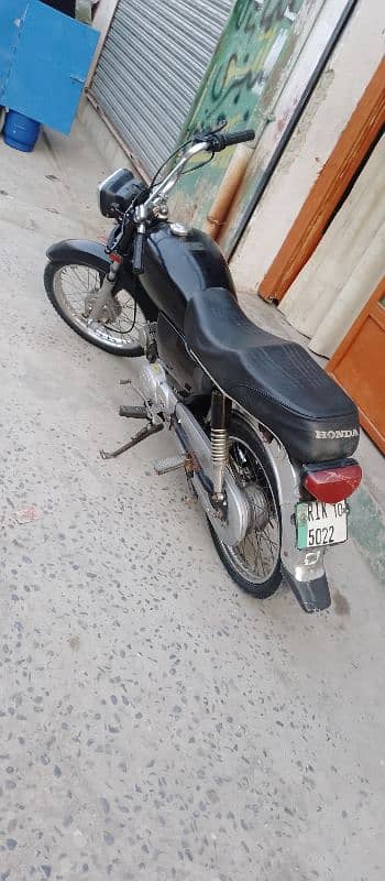 Ravi bike ha urgent sale Karna ha only call 0334 8977842 4