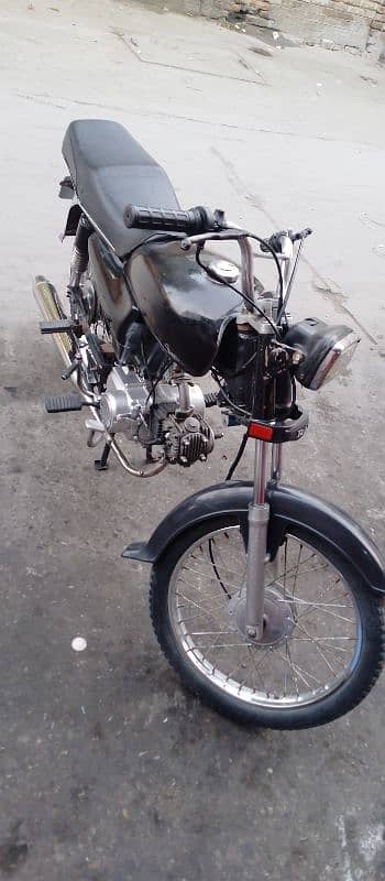 Ravi bike ha urgent sale Karna ha only call 0334 8977842 5