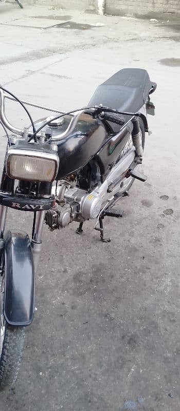 Ravi bike ha urgent sale Karna ha only call 0334 8977842 6