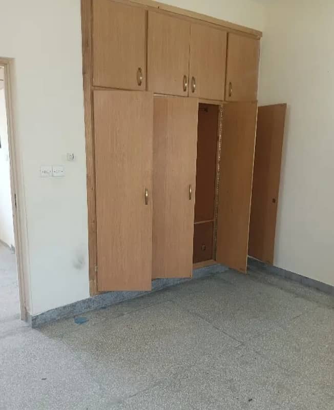 G-11 FGEHA D-Type 2nd Floor Flat For Rent 1