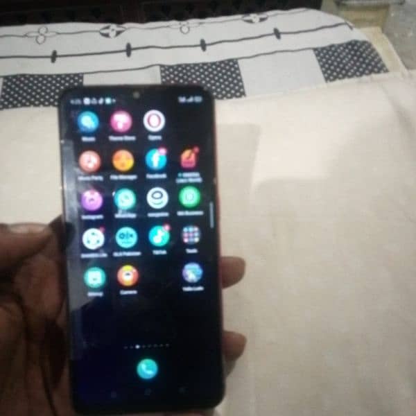 oppo f9 all okay hai panel damage hai using good03238867772 2