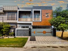 10 MARLA LUXURY ULTRA-MODERN DESIGN MOST BEAUTIFUL HOUSE FOR SALE TOP LOCATION