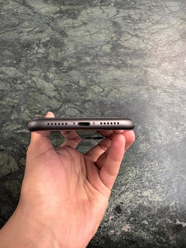 IPHONE 11 FACTORY UNLOCK BLACK 7