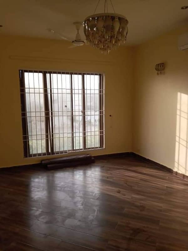 Upper portion for Rent on Main Khayaban-e-Ittehad 4