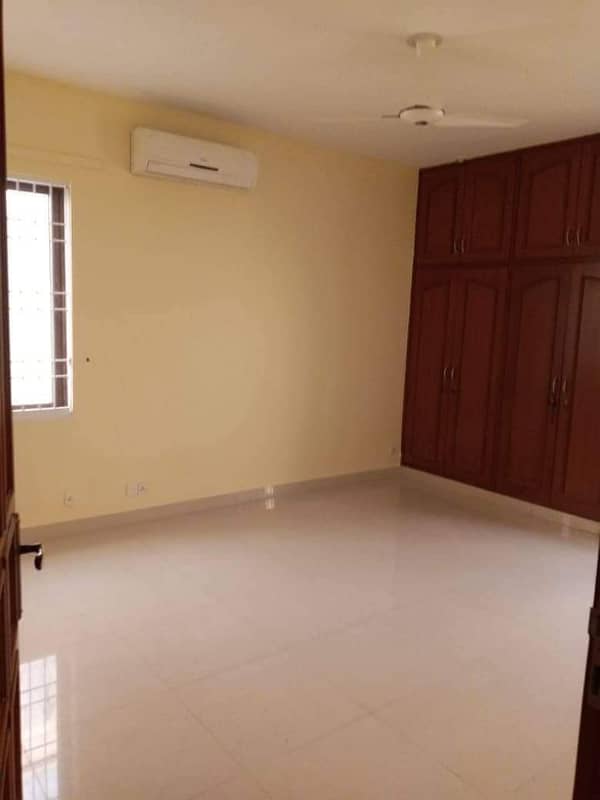 Upper portion for Rent on Main Khayaban-e-Ittehad 6