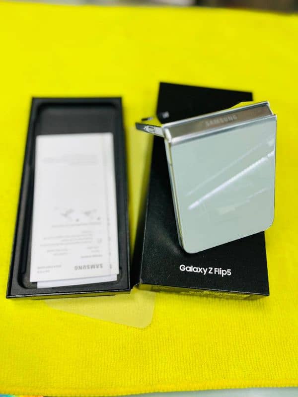 Samsung galaxy Flip 5 PTA Aproved 1