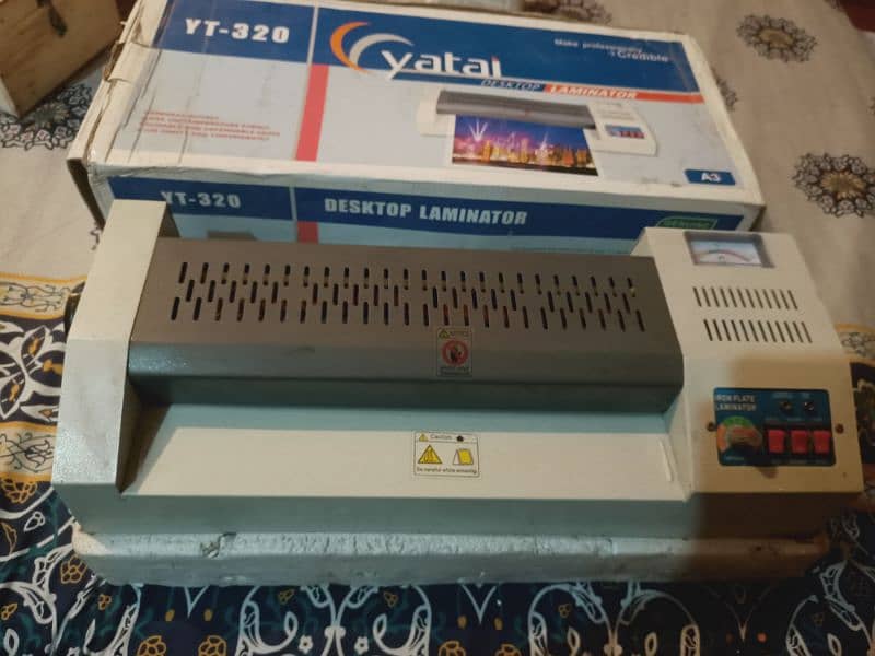 YT320 Laminator Machine Like New 4