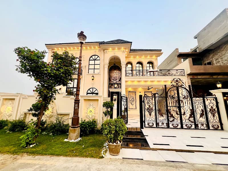 10 Marla Spanish House Available For Sale In Lake City Sector M2A 1