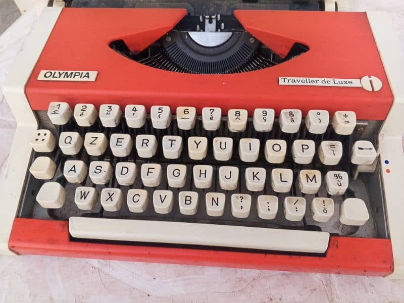 vintage typewriter Olympia 1