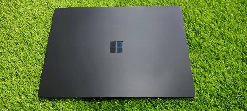 Microsoft surface laptop 3 i5 10th gen 0