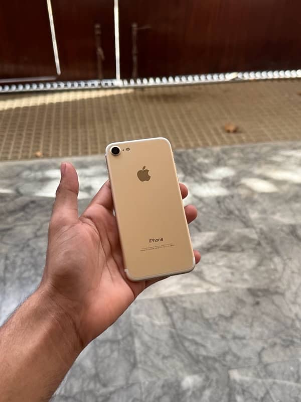 IPHONE 7 10/10 condition pta approved 0