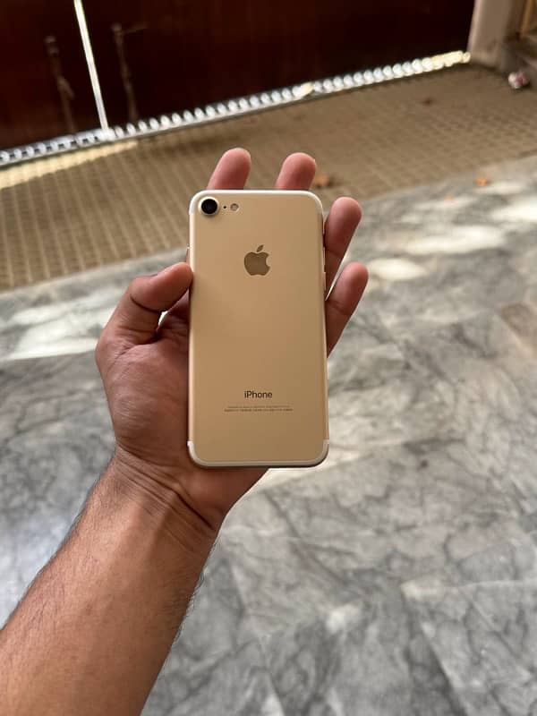 IPHONE 7 10/10 condition pta approved 3