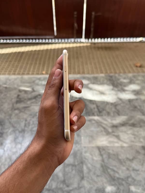 IPHONE 7 10/10 condition pta approved 4