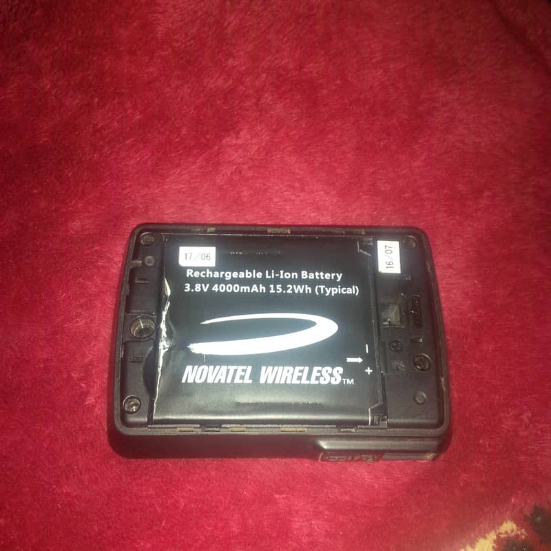 Verizon 4G device Jetpack MiFi 6620L 2