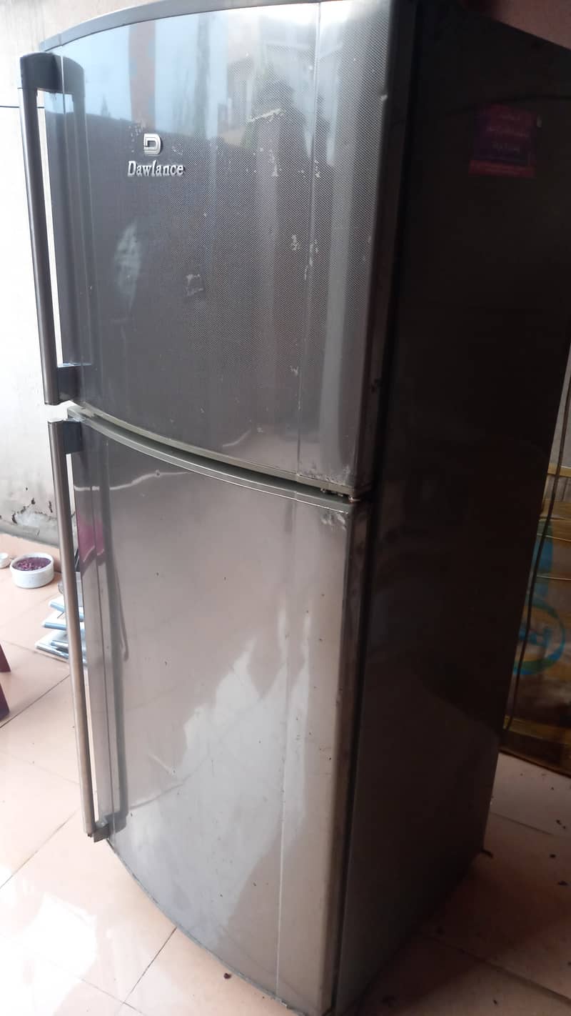 Dawlance large size fridge geniune 5