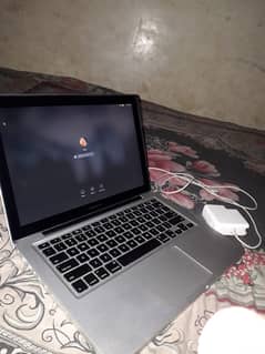 apple laptop