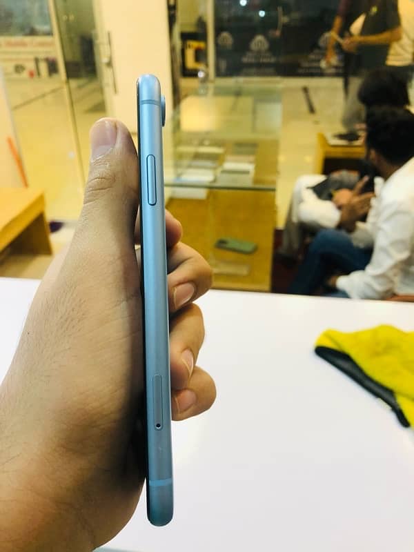 iPhone XR 4 Month sim working 64 Gb urgent for sale 10/10 0