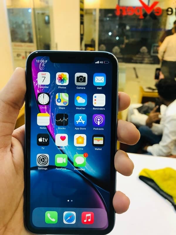 iPhone XR 4 Month sim working 64 Gb urgent for sale 10/10 4