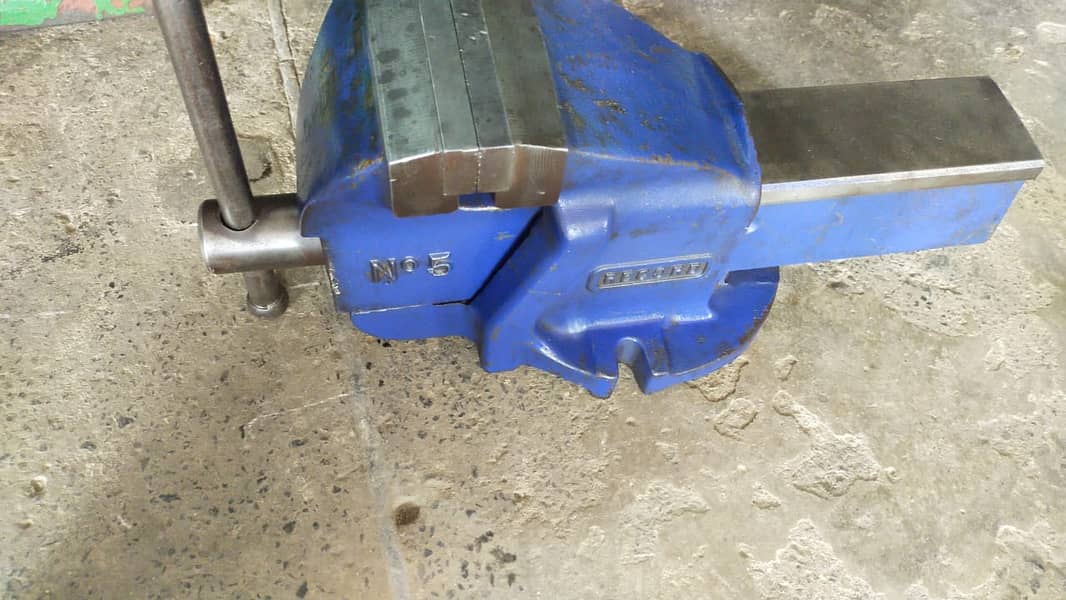 Vise Machine/ Iron Vise Tool/ Iron bench Vise 3