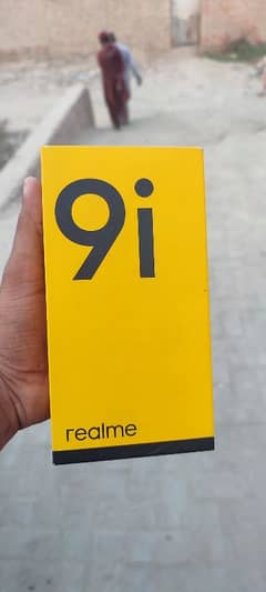 I am selling the Realme 9I 6+6/128