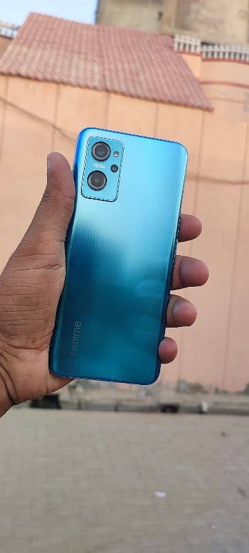 I am selling the Realme 9I 6+6/128 1