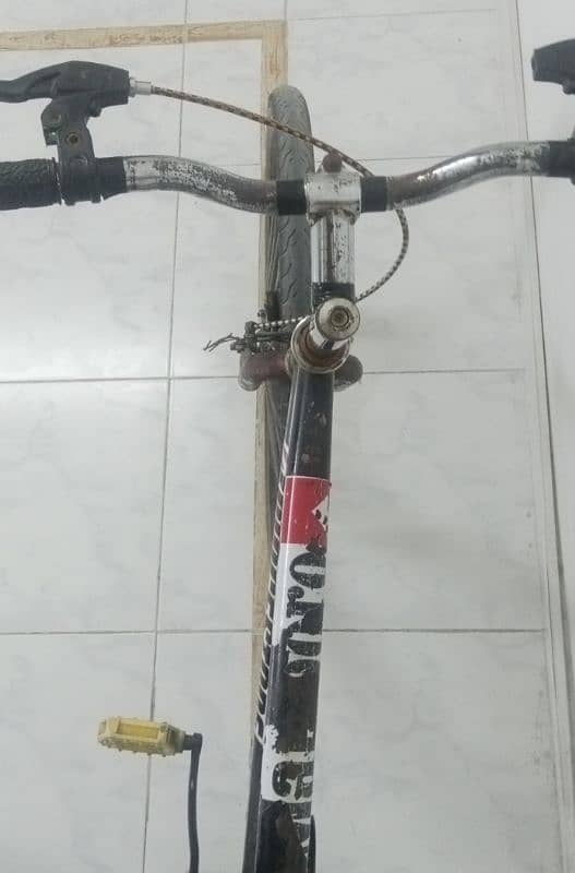 SIMPLE BICYCLE IN USED 9