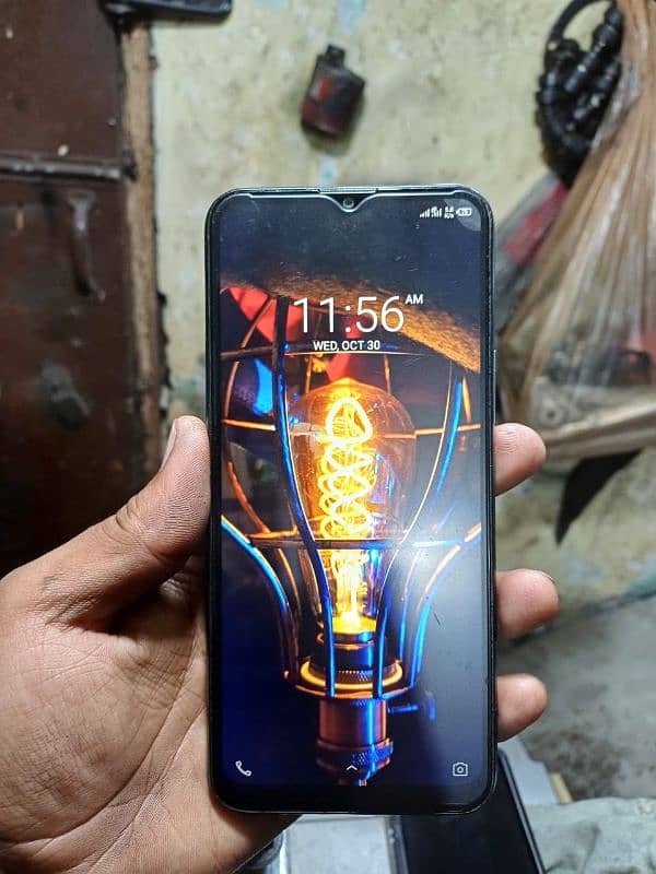 Infinix hot 8 4/64 2