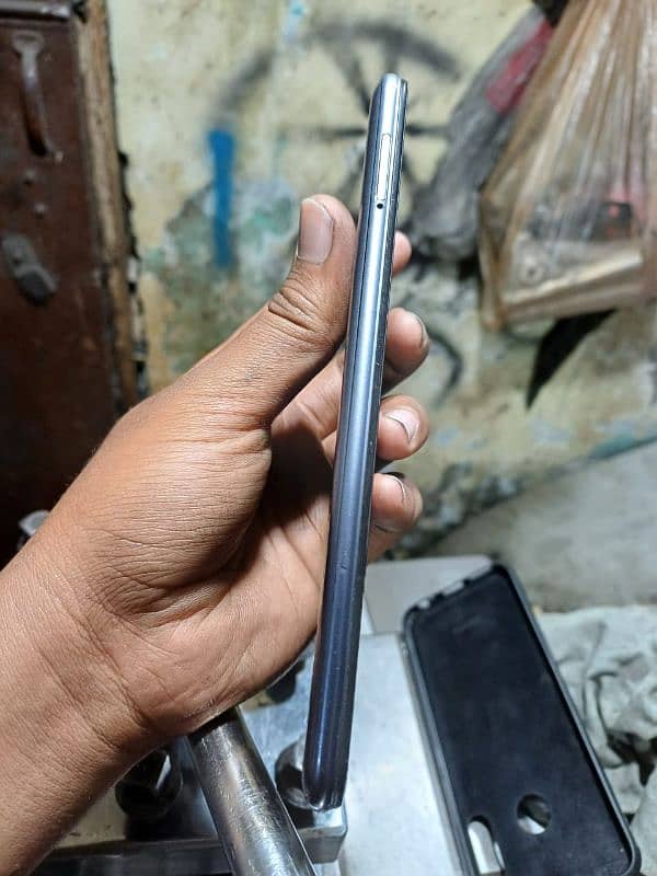 Infinix hot 8 4/64 4