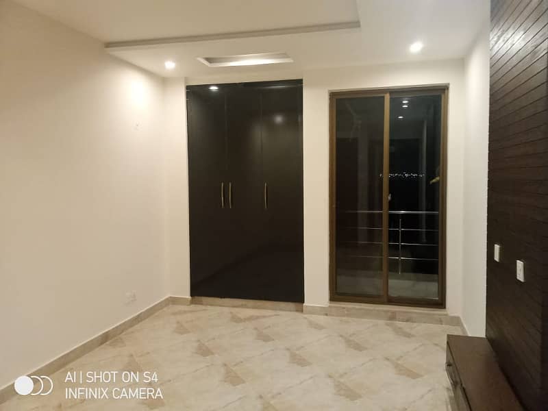 2 Bedroom Flat For Sale In Phase 8 Block Q DHA Lahore 7