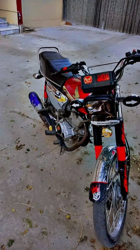 Honda 125 Special Edition 3