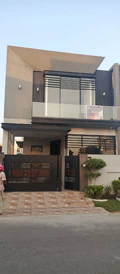 4 Beds 10 Marla Brand New House For Sale In Ex Park View DHA Phase 8 0