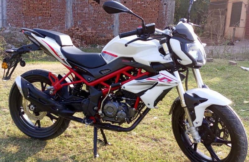 Benelli tnt 150i 1