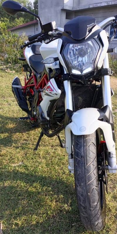 Benelli tnt 150i 2